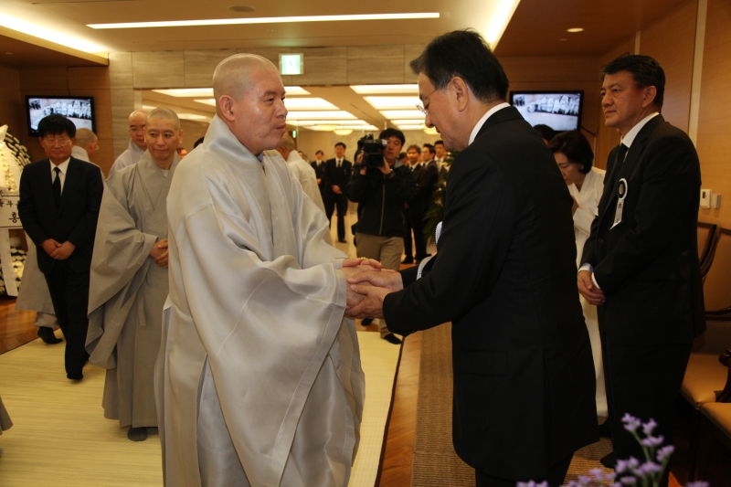 2013.06.07_이건희 회장 장모상, 김윤남 여사 조문 (1)